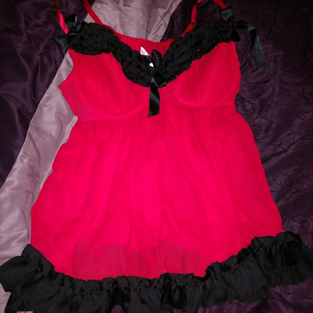 Ruffled and sheer babydoll - size 26/28